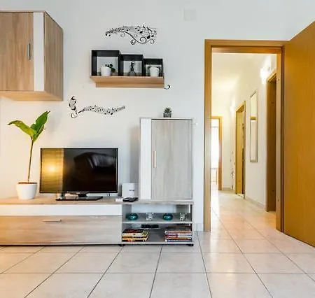 Apartment Vrcan