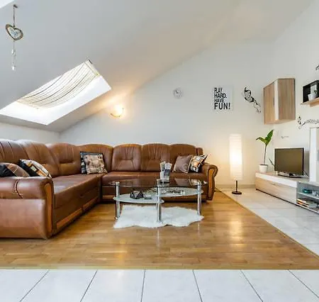 Apartment Vrcan